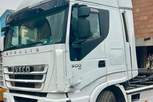 Iveco stralis 500 con impianto idraulico