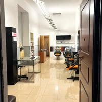 Locale professionale - Via Amendola