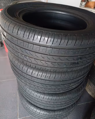 2 Pirelli quattro stagioni 245/40/18 + 2 omaggio