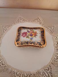 Vecchio cofanetto in ceramica blu e oro marchiato