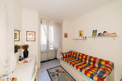 Casa indipendente con cortile e garage49-372
