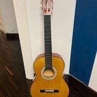 Chitarra classica con custodia
