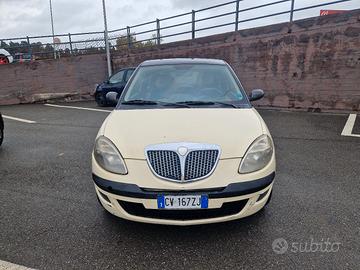 lancia ypsilon benzina gpl