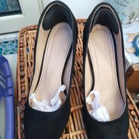 Scarpe décolleté alte nere scamosciate 