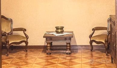 Salottino completo di tavolino in noce