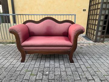 Divanetto classico in legno massello