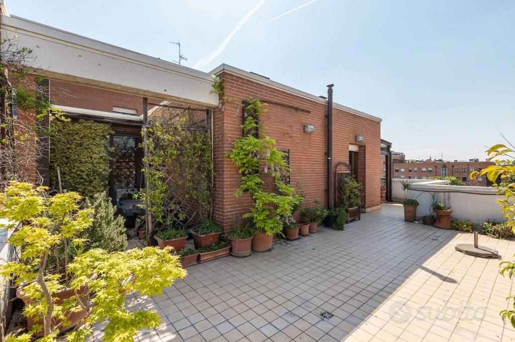 Appartamento di 190 m² con più di 5 locali e box a