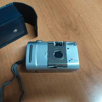 macchina fotografica anonima 