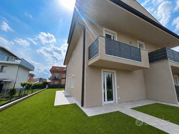 Trilocale piano terra con giardino 105 m²