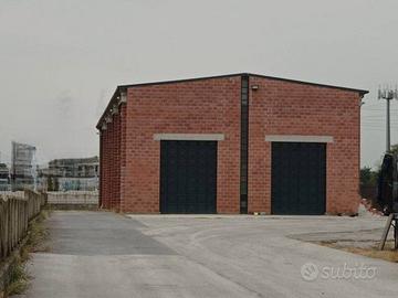 CAPANNONE CON PIAZZALE DI 5000 mq A 5 KM DA CUNEO