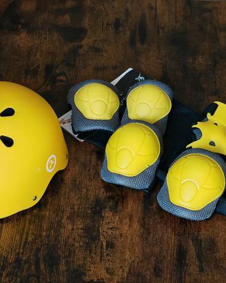 casco e paracolpi per bici e skateboard 3-8 anni