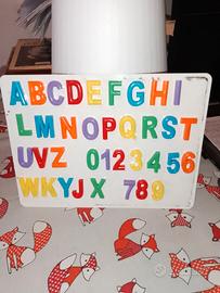 lavagna magnetica con lettere e numeri 