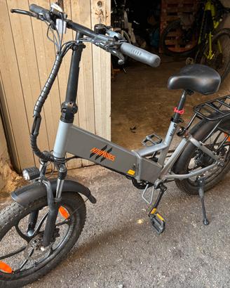 Bici elettrica pieghevole