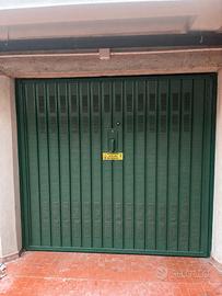 Box in centro a Varedo, Garage serranda elettrica