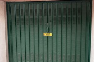 Box in centro a Varedo, Garage serranda elettrica