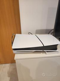 Play Station 5 Slim + 2 controller + basetta