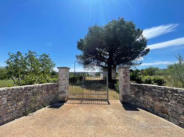 VILLA SINGOLA A CEGLIE MESSAPICA