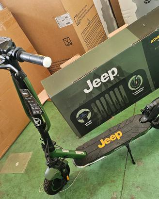 Jeep 2XE Adventurer con Frecce Integrate 
