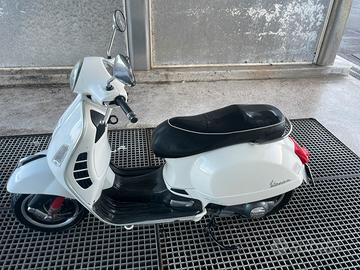 VESPA GTS 300 I.E.
