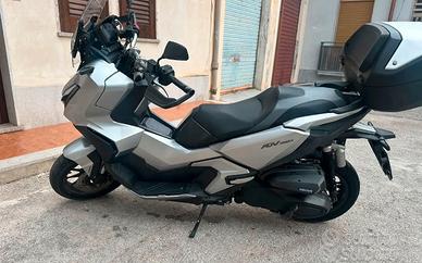 Honda adv 350