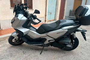 Honda adv 350