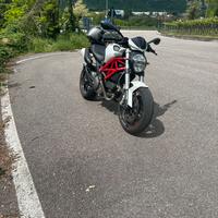 Ducati Monster 796 depotenziato a libretto