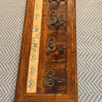 Attaccapanni Legno e ceramica dipinto a mano