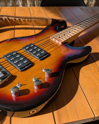 G&L L2000