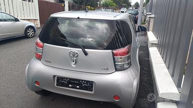 Toyota iq