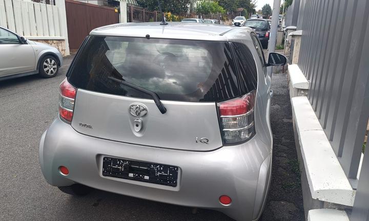 Toyota iq