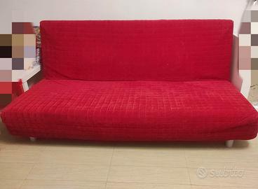 divano letto grigio Ikea copridivano rosso omaggio