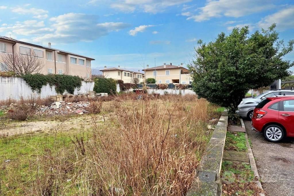 Immobile in asta di 1980 m² a Foligno - Vista 3
