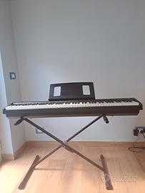 piano digitale a 88 tasti pesati; marca Roland