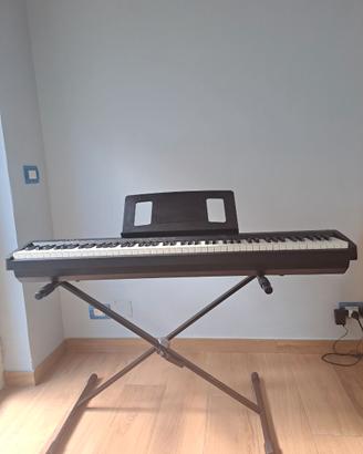 piano digitale a 88 tasti pesati; marca Roland