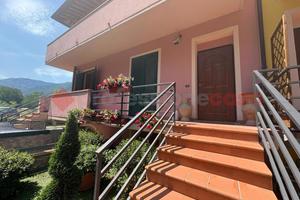 Villa a schiera Gallicano [UM143CVVRG]