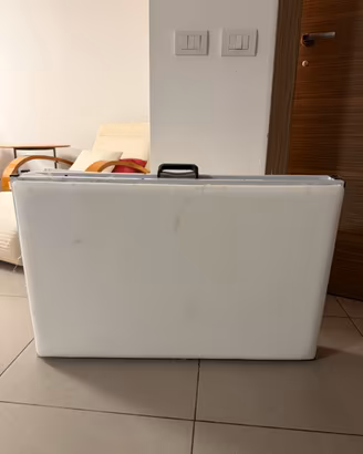 Lettino per massaggio portatile con foro viso