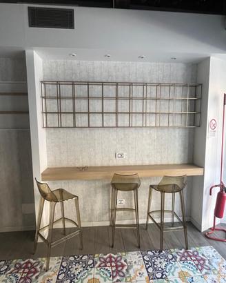 Libreria / scaffalatura di design in metallo