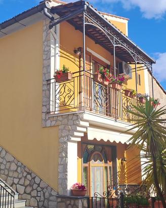 6 LOCALI A CAVA DE' TIRRENI