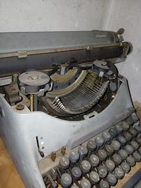 Macchina da scrivere OLIVETTI LEXIKON 80