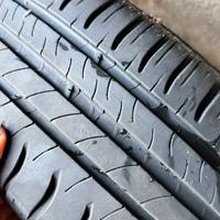 Pneumatico su cerchio Michelin nuovo 185/60 r15