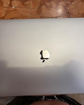 MacBook pro 15” (2017)-i7,16GB RAM, 512 GB SSD