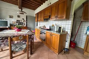 Rustico / Casale di 140 m² con 4 locali e posto au