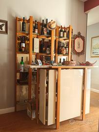 Mobile Bar in legno con bancone  e piano in marmo