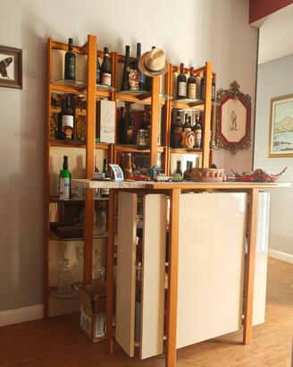 Mobile Bar in legno con bancone  e piano in marmo