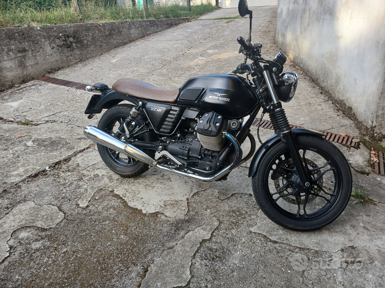 V7 Classic Vendita Moto Guzzi V7 V7 Iii V7 Special Usata Moto