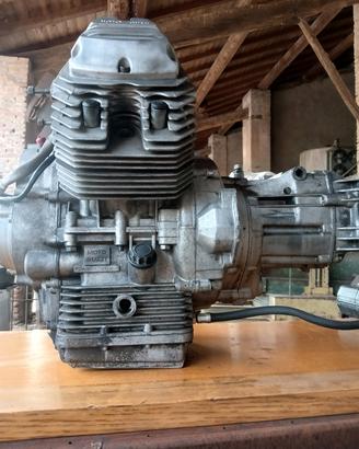 motore e cambio moto Guzzi V35