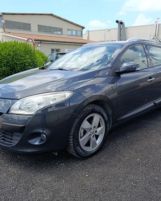 Renault Mégane SporTour 1.5 dci Dynamique 110cv Un