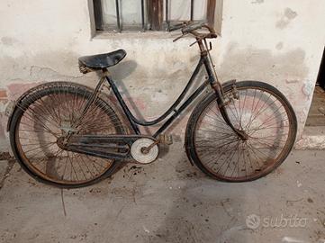 Bicicletta con freni a bacchetta 