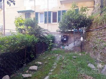 Nuda proprieta'. genova - nervi. giardino