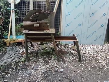 Cesoia a Leva Manuale in Ferro